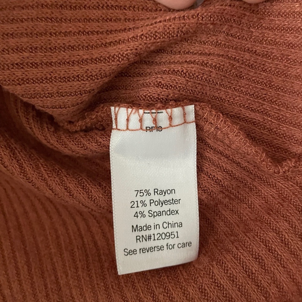 🌻5/$16🌻Top - Picture 3 of 5